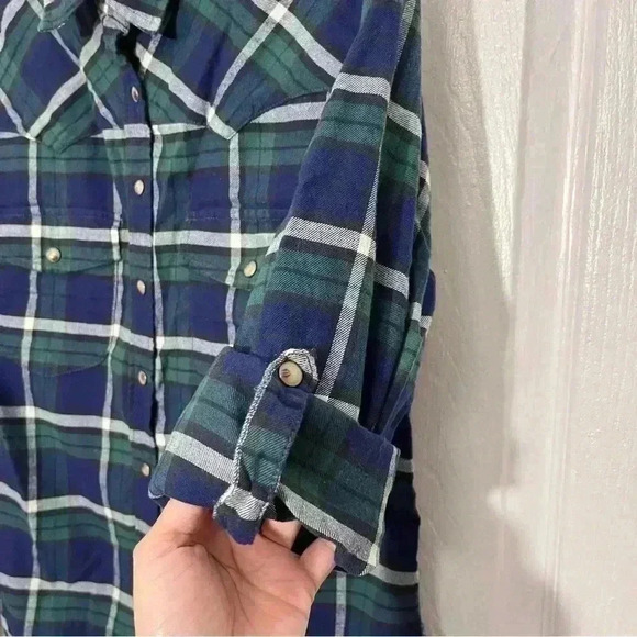 JACHS GIRLFRIEND Green and Navy roll tab sleeve flannel | size small - Picture 8 of 10